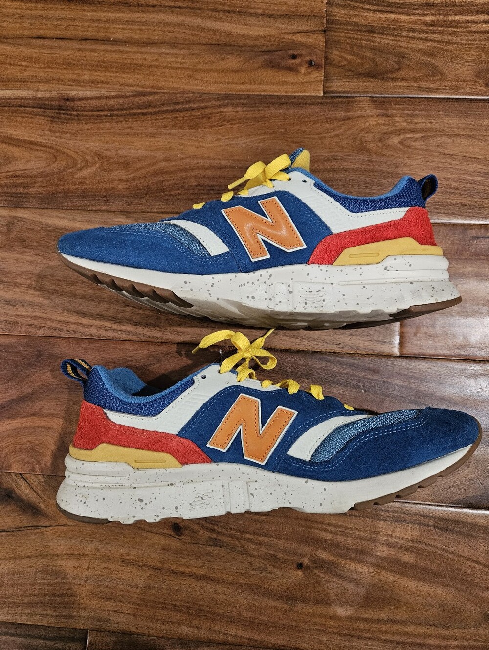 New Balance 997H Shoes Sneakers Men's Size 9.5 Blue Yellow Red Suede